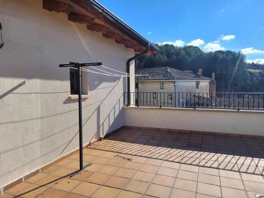 Casa Julio, Bonita Casa Comoda Y Espaciosa, Totalmente Reformada Con Terraza Y Jardin Privado Riezu Kültér fotó