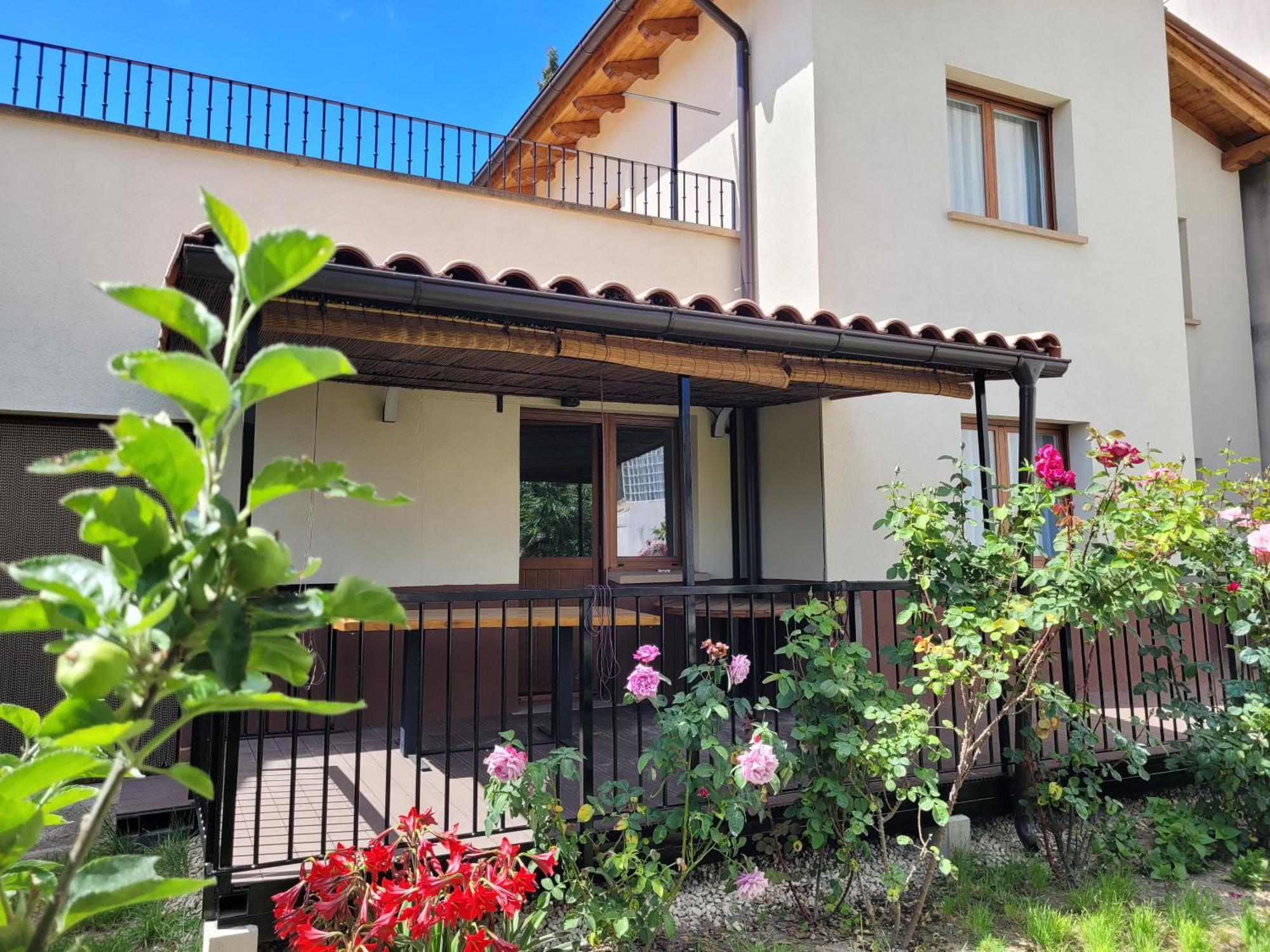 Casa Julio, Bonita Casa Comoda Y Espaciosa, Totalmente Reformada Con Terraza Y Jardin Privado Riezu Kültér fotó